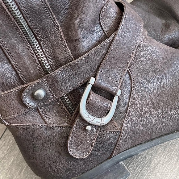 MARC FISHER Women’s Brown Leather Boots - Picture 8 of 9